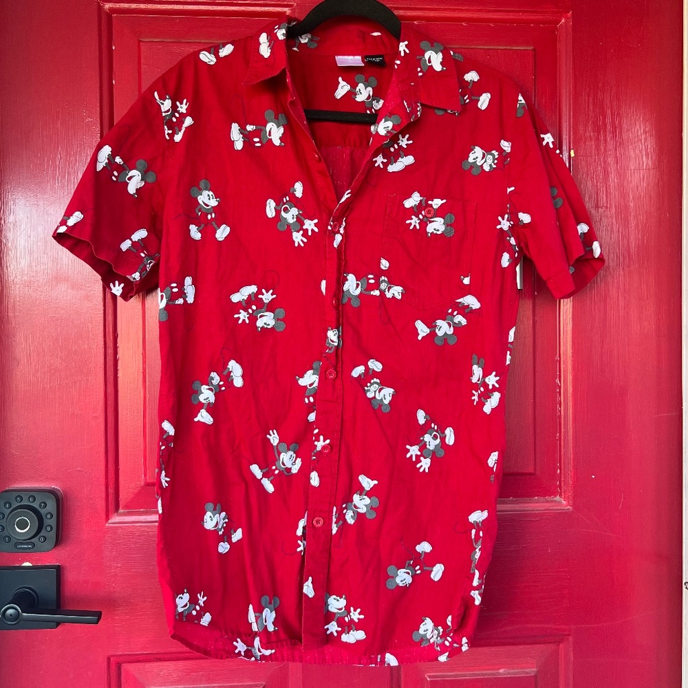 Mickey Mouse Disney Small Men's Short Sleeve Dress Shirt Button Up Cartoon Red